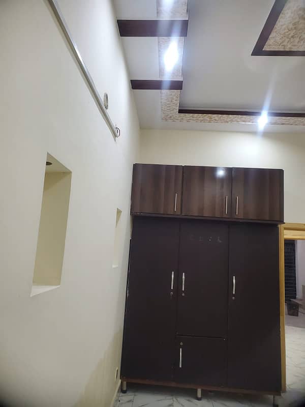 Vip beautiful 6 marla lower portion is available for rent in sabzazar lhr 7