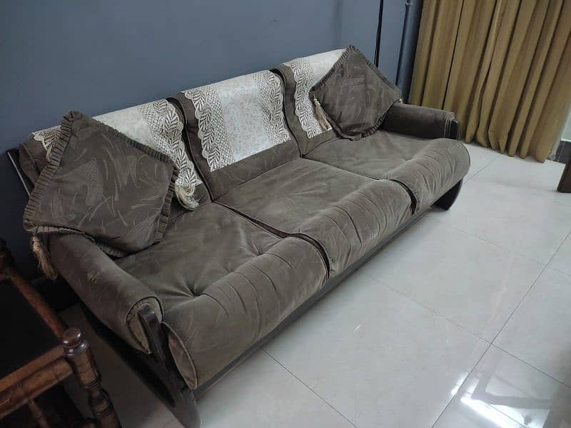 5 seater sofa set + 4 seater sofa set both in 22k 1