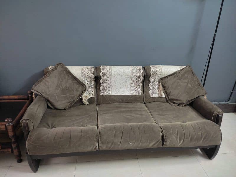 5 seater sofa set + 4 seater sofa set both in 22k 2