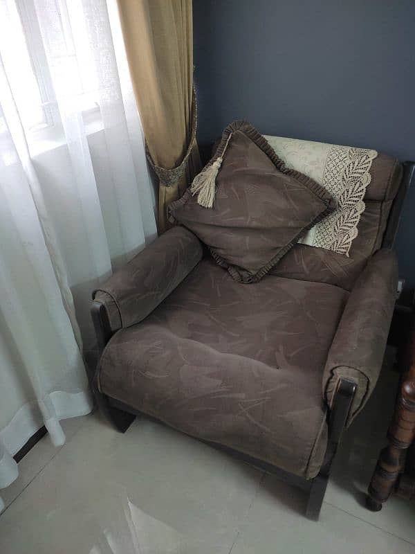 5 seater sofa set + 4 seater sofa set both in 22k 4