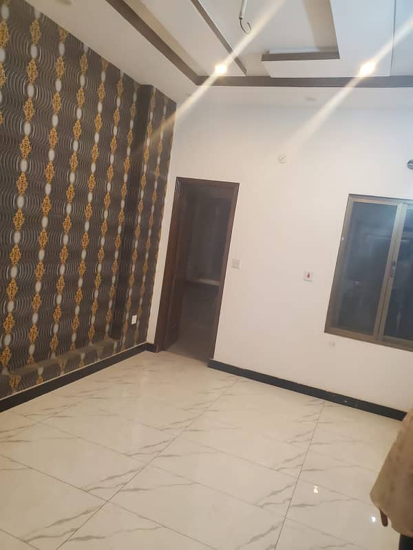 Vip beautiful 5 marla upper portion is available for rent in sabzazar lhr 2