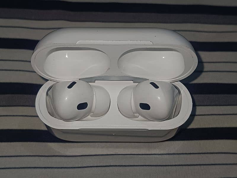 Airpods Pro 2 with all accessories 2