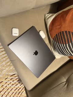 MacBook Pro m3 max 16 inch 128gb 1tb +AppleCare