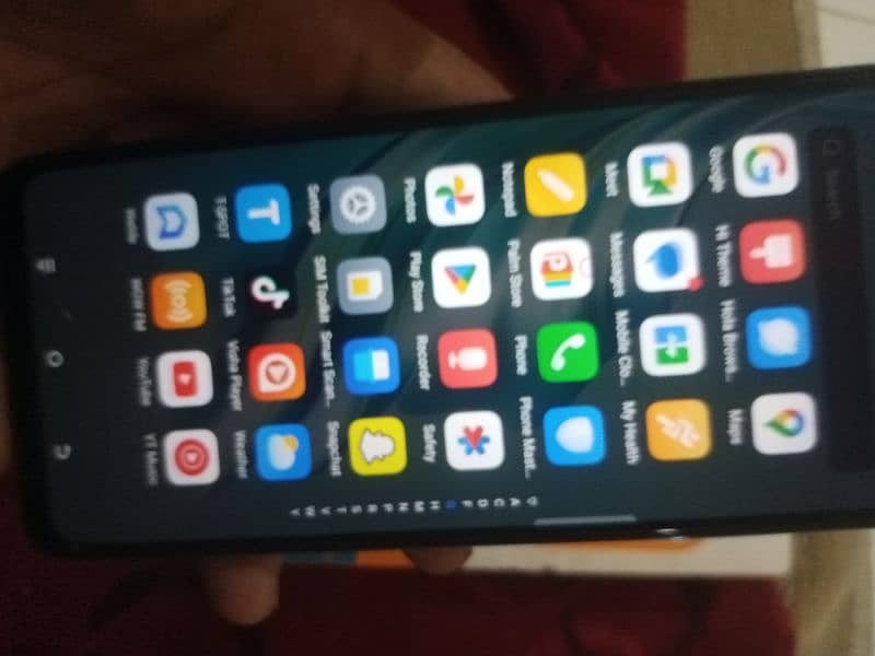 Tecno spark 20 8/256gb mobile complete with charger 7