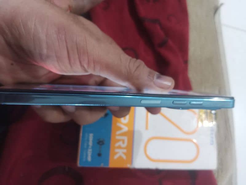 Tecno spark 20 8/256gb mobile complete with charger 9