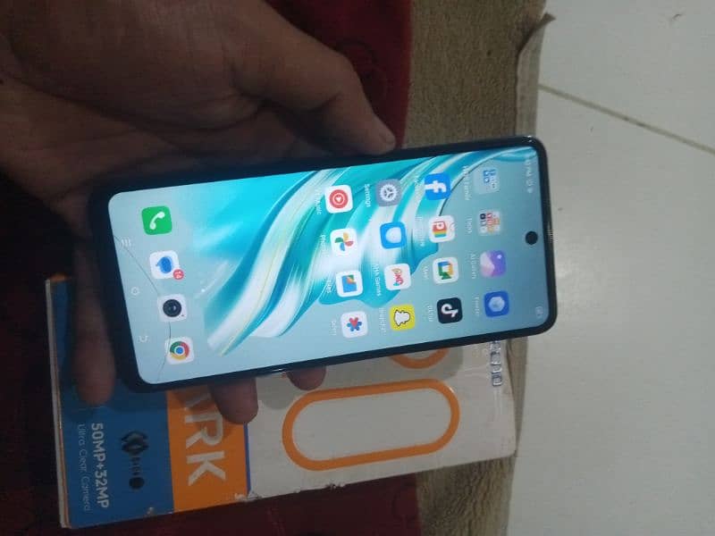 Tecno spark 20 8/256gb mobile complete with charger 12