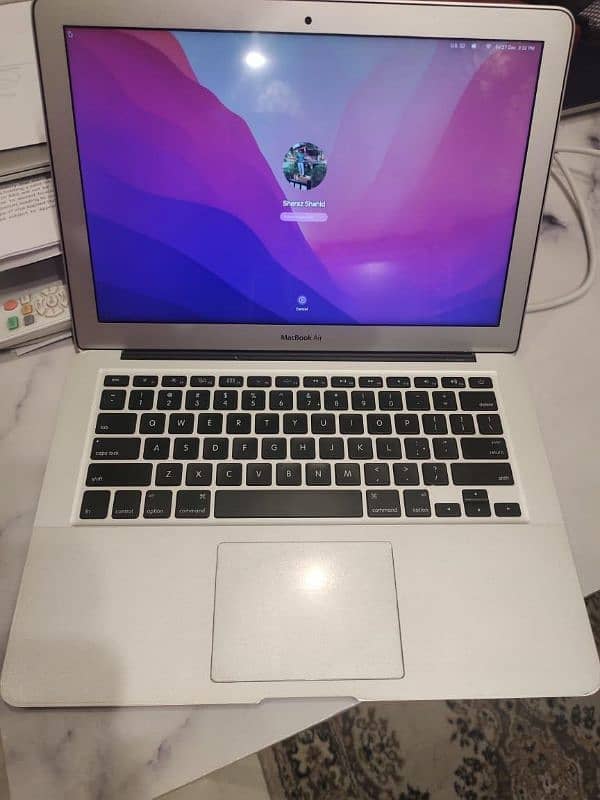 Macbook Air Early 2015 13 inch 9/10 3