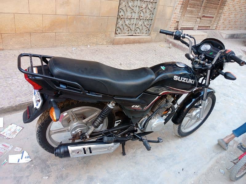 Suzuki gd 110s 5