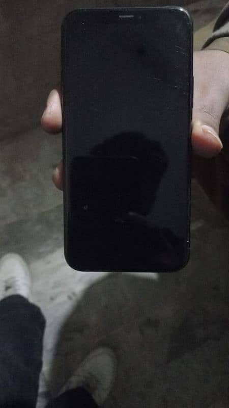 I phone 11pro 64gb non PTA ( Factory Unlock ) 0