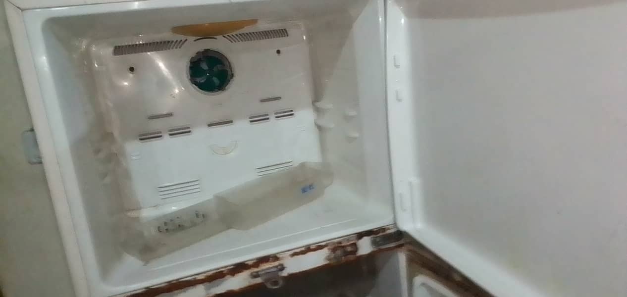 Fridge, Toilet Sink, Toilet Seat, Kitchen sink for sale 1