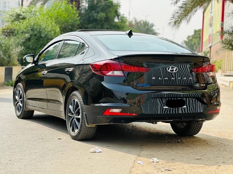 Hyundai Elantra 2023 0