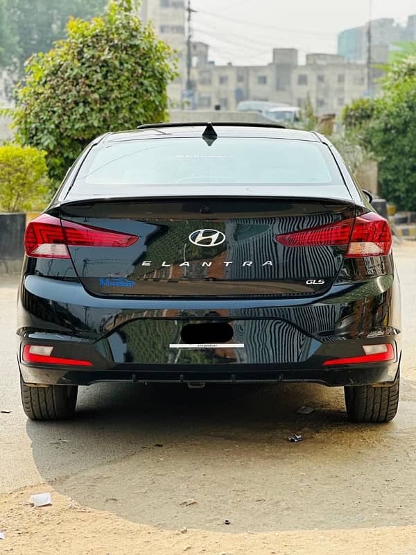 Hyundai Elantra 2023 4