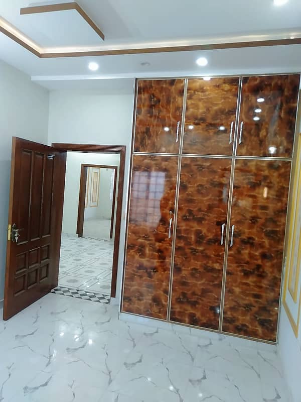 Vip beautiful 6 marla upper portion is available for rent in sabzazar lhr 5