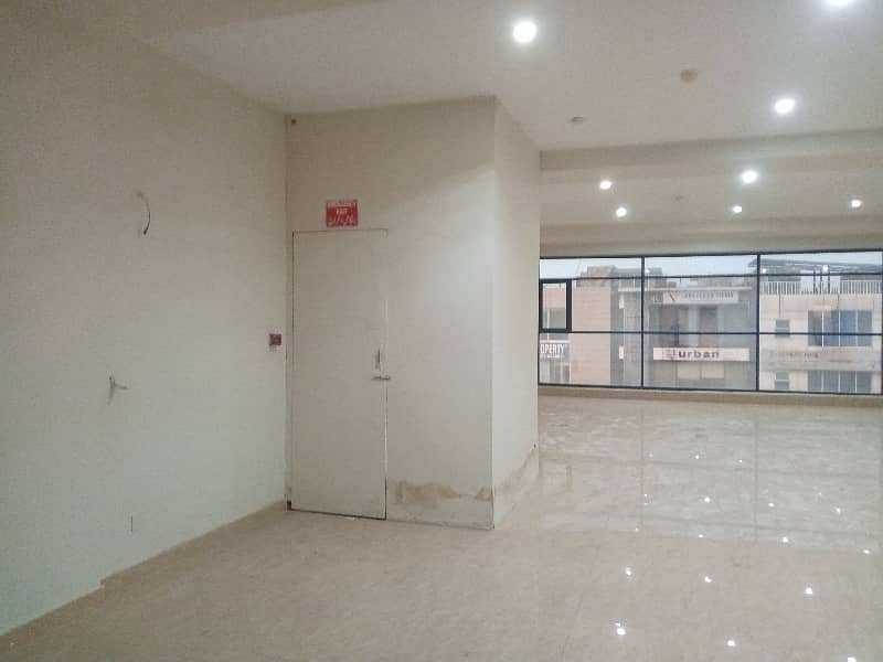 08 MARLA COMMERCIAL FLOOR AVAILABLE 29