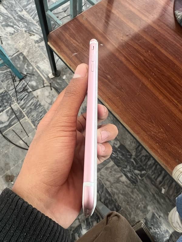 i phone 7 plus 128gb battry health 74 finger of ha u fone ki sim ok ha 6