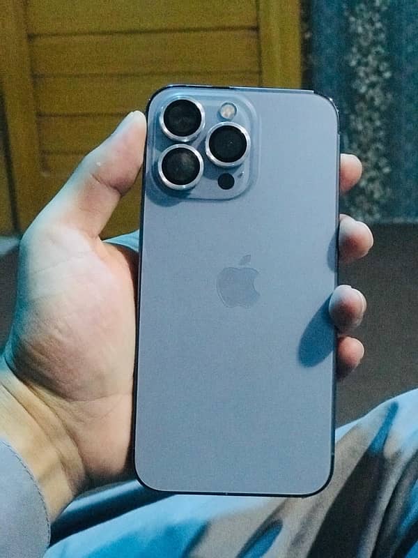 i phone 13 pro 4