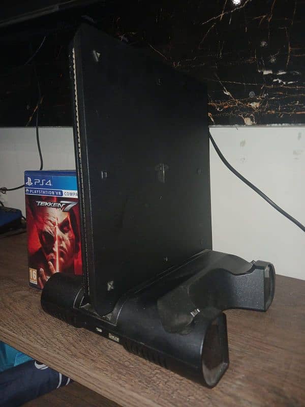 PS4 500GB in good condition for sale 1