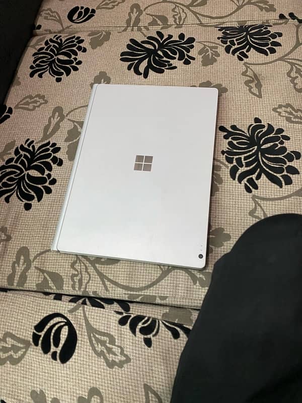 Microsoft Surface Book 1