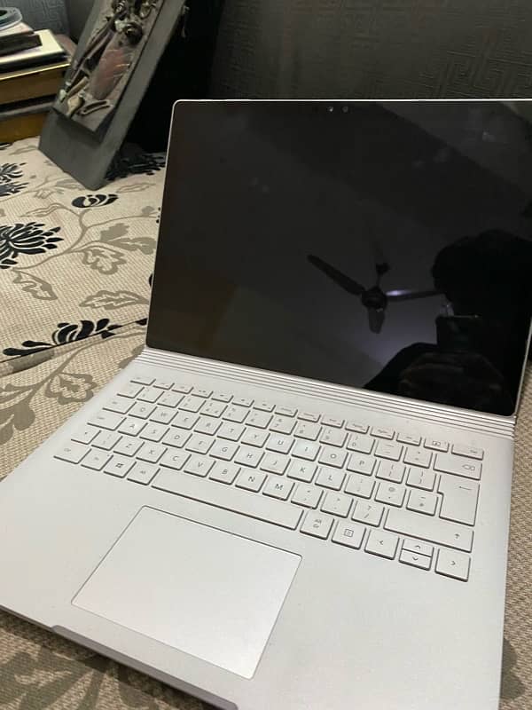 Microsoft Surface Book 2