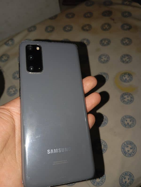 Samsung galaxy S20 3