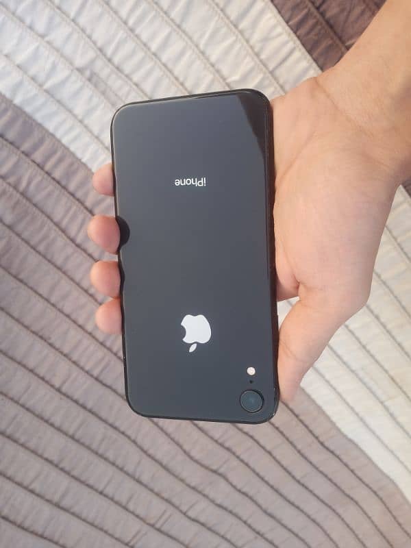 iPhone XR 64GB sim working 6