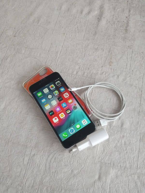 Apple iPhone 6s plus 64 gb pta approved with charger lush cameras 1