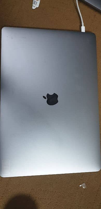 APPLE MACBOOK PRO 2019 16" I9 9.5/10 condition 5