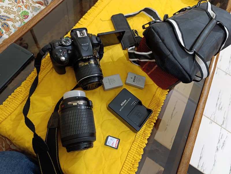 DSLR Nikon D5300 with Af-P 18-55mm VR and Nikon Af-S 55-200mm f/4-5.6G 0