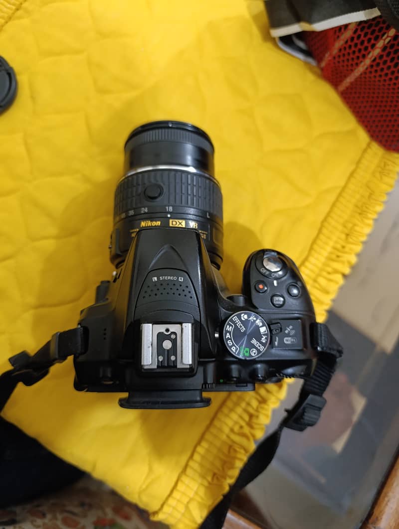 DSLR Nikon D5300 with Af-P 18-55mm VR and Nikon Af-S 55-200mm f/4-5.6G 1