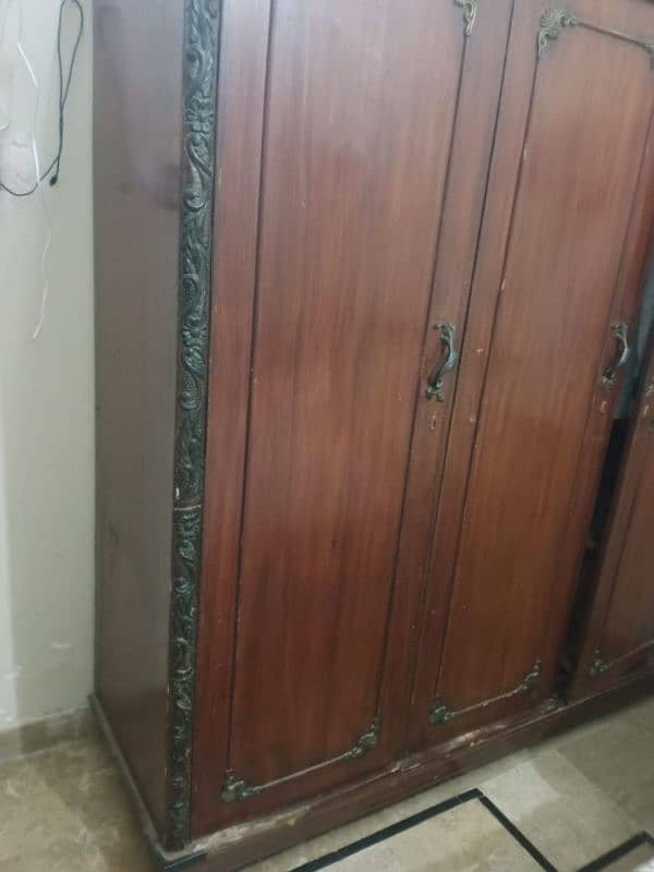 3 door cupboard 3