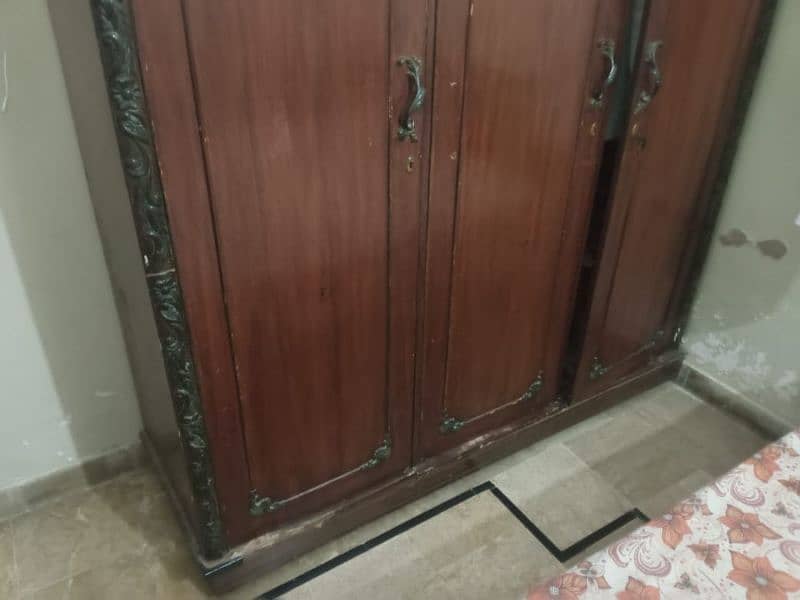 3 door cupboard 5