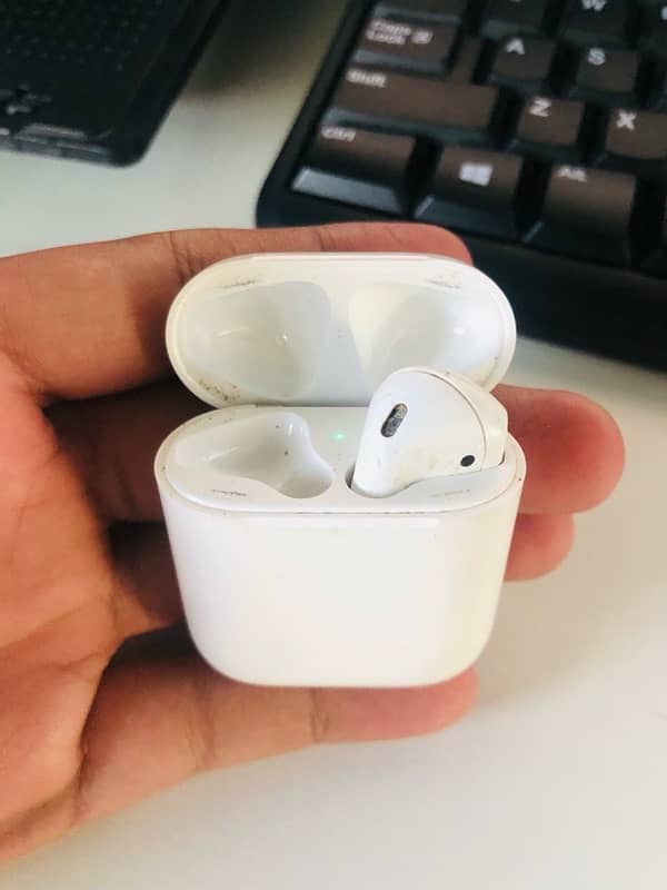 Airpod pro 1st generation charging case only 1