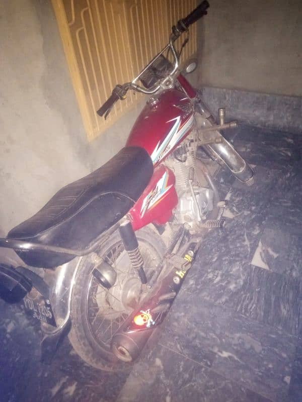 Honda 125 Tanki tapay genuine condition 10 by 10 1