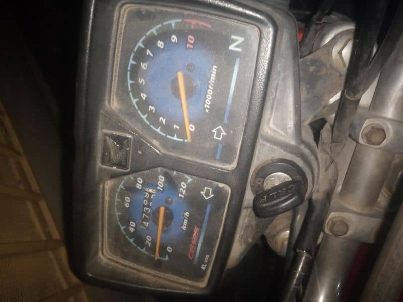 Honda 125 Tanki tapay genuine condition 10 by 10 2