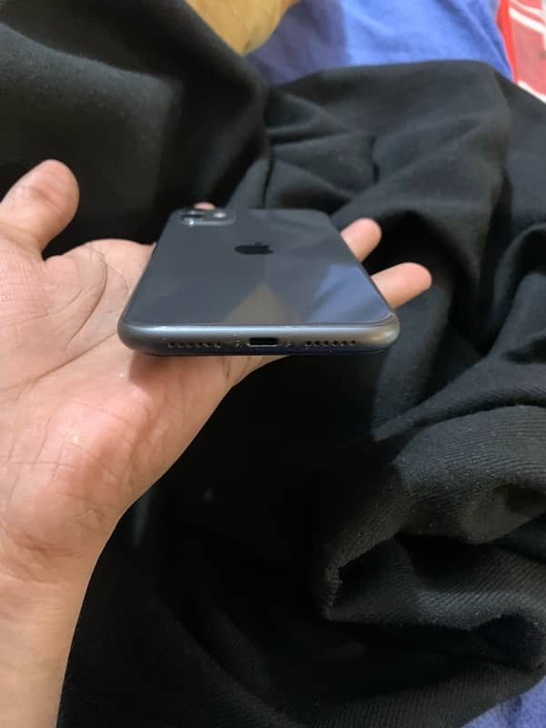 iphone 11 waterproof 1