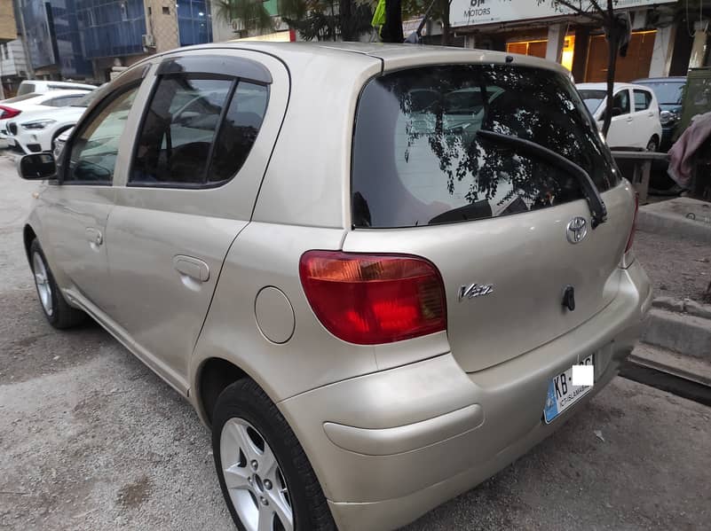 Toyota Vitz 2003 4