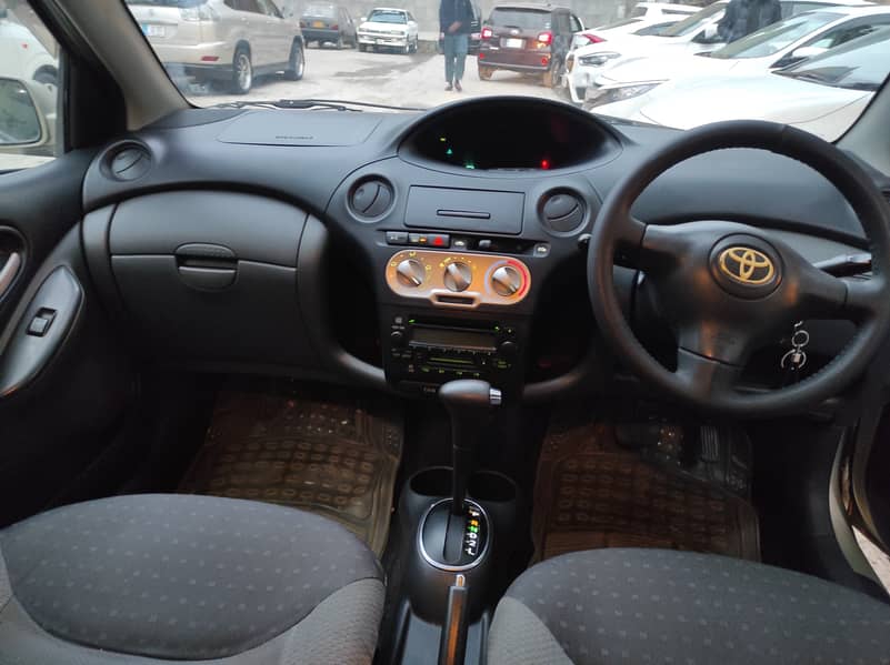 Toyota Vitz 2003 9