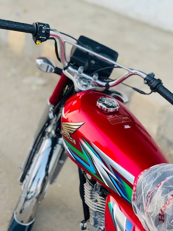 honda 125 model 2023/10 (0/3/3/1/2/7/0/0/1/3/8) 9