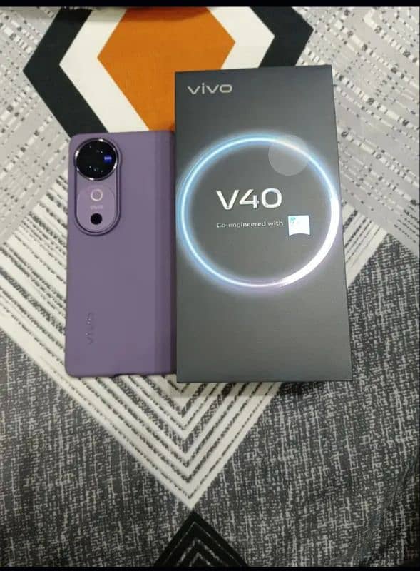 vivo v40 12+12ram 256rom 2