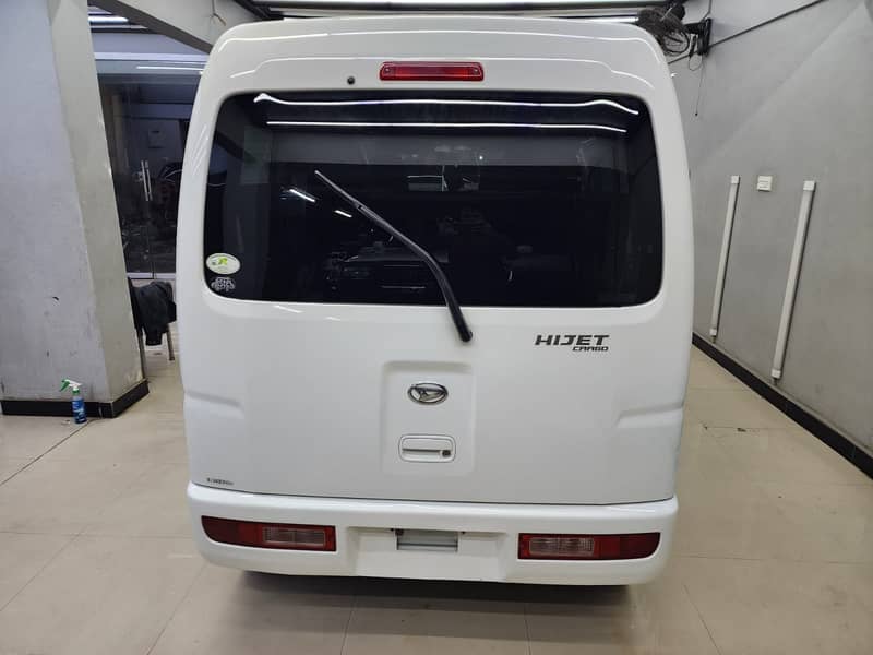 Daihatsu Hijet 2014 4