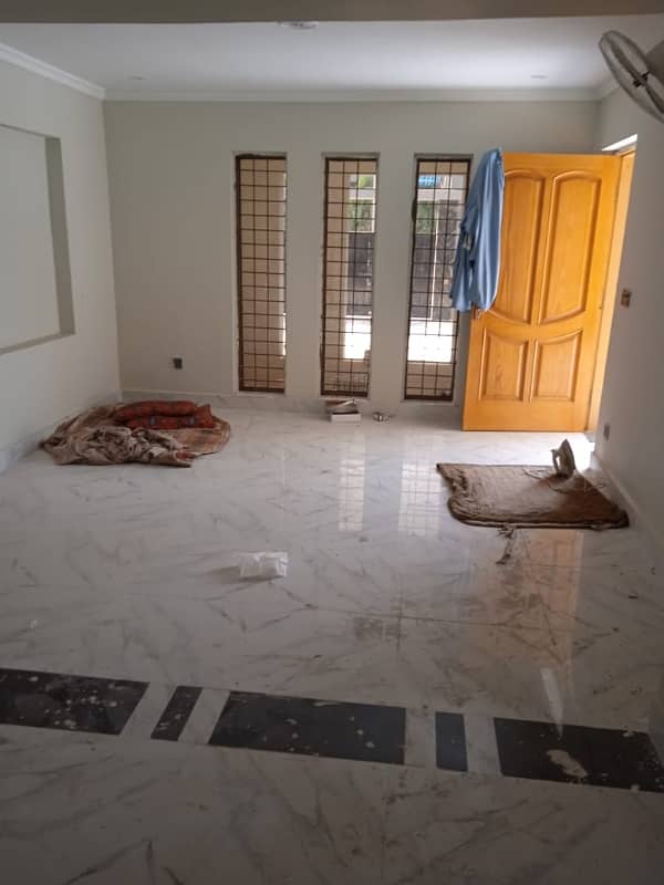 Brand New 1st Intery House For Rent With 8 Bed Room With Attached Bath It'S House For 2 Perpes Used For Family Residence And Office Used Family Perpes Used Rent Deamnd 325 K Only And Office Work Used owner Deamnd 350 K Only House Pics Real 4