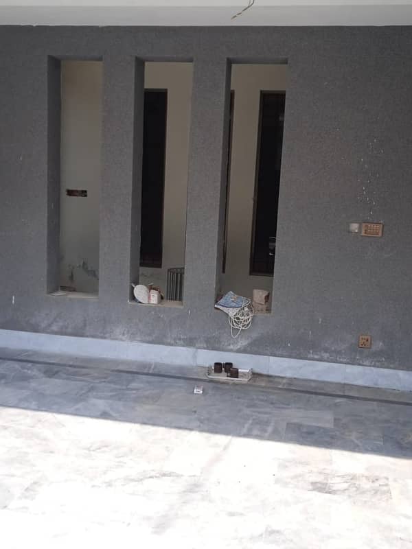 Brand New 1st Intery House For Rent With 8 Bed Room With Attached Bath It'S House For 2 Perpes Used For Family Residence And Office Used Family Perpes Used Rent Deamnd 325 K Only And Office Work Used owner Deamnd 350 K Only House Pics Real 12