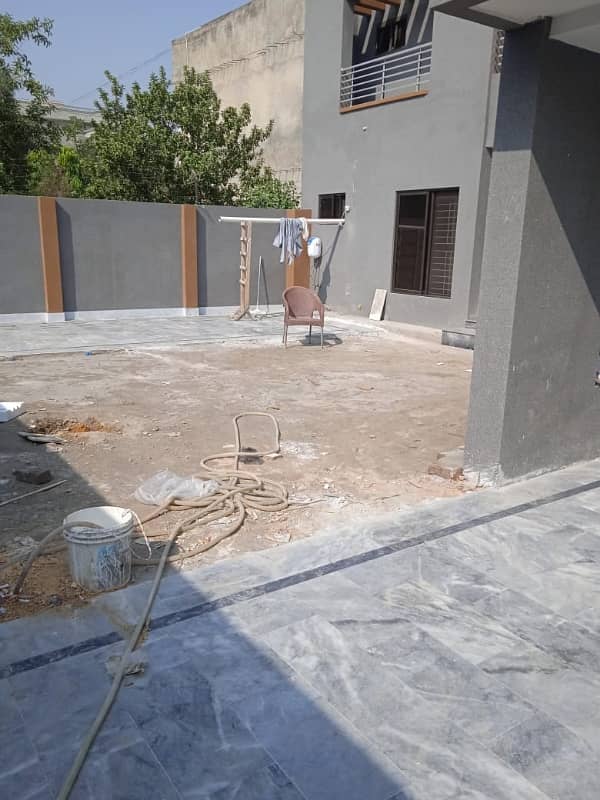 Brand New 1st Intery House For Rent With 8 Bed Room With Attached Bath It'S House For 2 Perpes Used For Family Residence And Office Used Family Perpes Used Rent Deamnd 325 K Only And Office Work Used owner Deamnd 350 K Only House Pics Real 24