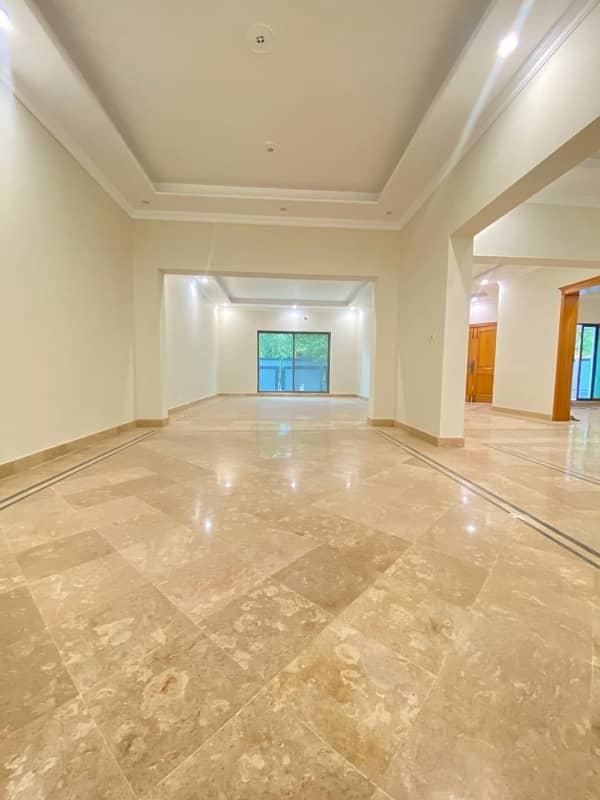 - I Want To Sell House , Valencia Town Lahore. It'S A 1 Kanal House, 13 Years Used But Recently Renovated. I'M Demanding 625 Lac But The Price Is Negotiable. There Are 7 Bedrooms With Attached Bathroom. You May Visit The House For Viewing Any Time 2