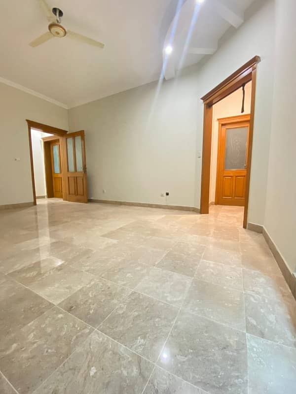 - I Want To Sell House , Valencia Town Lahore. It'S A 1 Kanal House, 13 Years Used But Recently Renovated. I'M Demanding 625 Lac But The Price Is Negotiable. There Are 7 Bedrooms With Attached Bathroom. You May Visit The House For Viewing Any Time 15