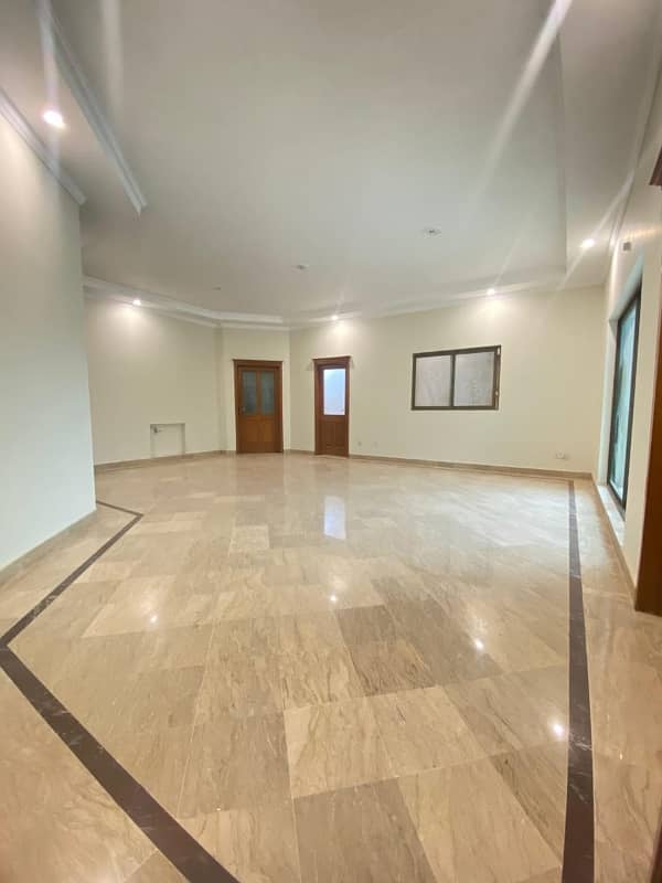 - I Want To Sell House , Valencia Town Lahore. It'S A 1 Kanal House, 13 Years Used But Recently Renovated. I'M Demanding 625 Lac But The Price Is Negotiable. There Are 7 Bedrooms With Attached Bathroom. You May Visit The House For Viewing Any Time 16