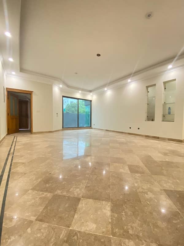 - I Want To Sell House , Valencia Town Lahore. It'S A 1 Kanal House, 13 Years Used But Recently Renovated. I'M Demanding 625 Lac But The Price Is Negotiable. There Are 7 Bedrooms With Attached Bathroom. You May Visit The House For Viewing Any Time 20