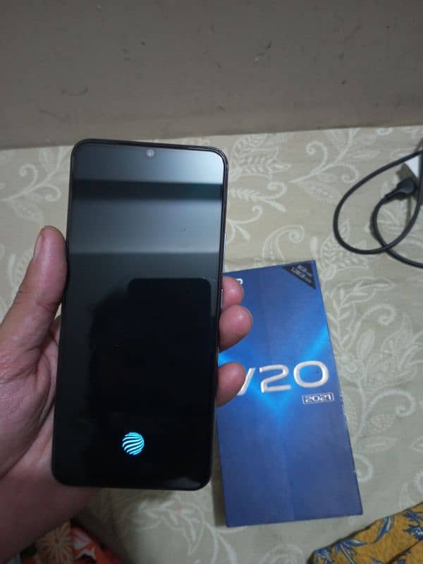 Vivo V20 8/128 with Box 6