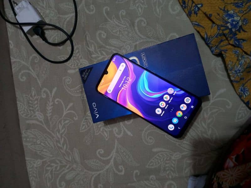 Vivo V20 8/128 with Box 7