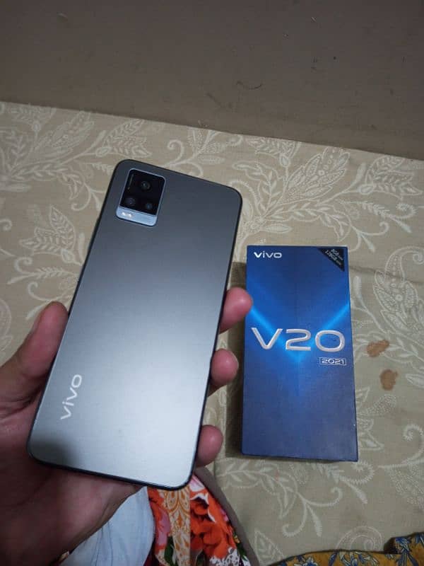 Vivo V20 8/128 with Box 9